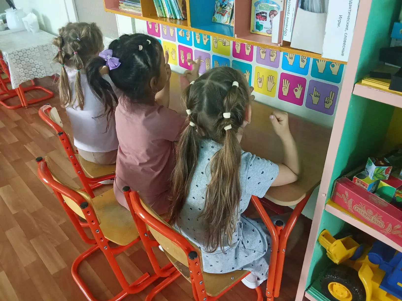 Глазки видят — ручки повторяют 🧐 Развиваем внимание и координацию через нейротренажёр. У кого получ