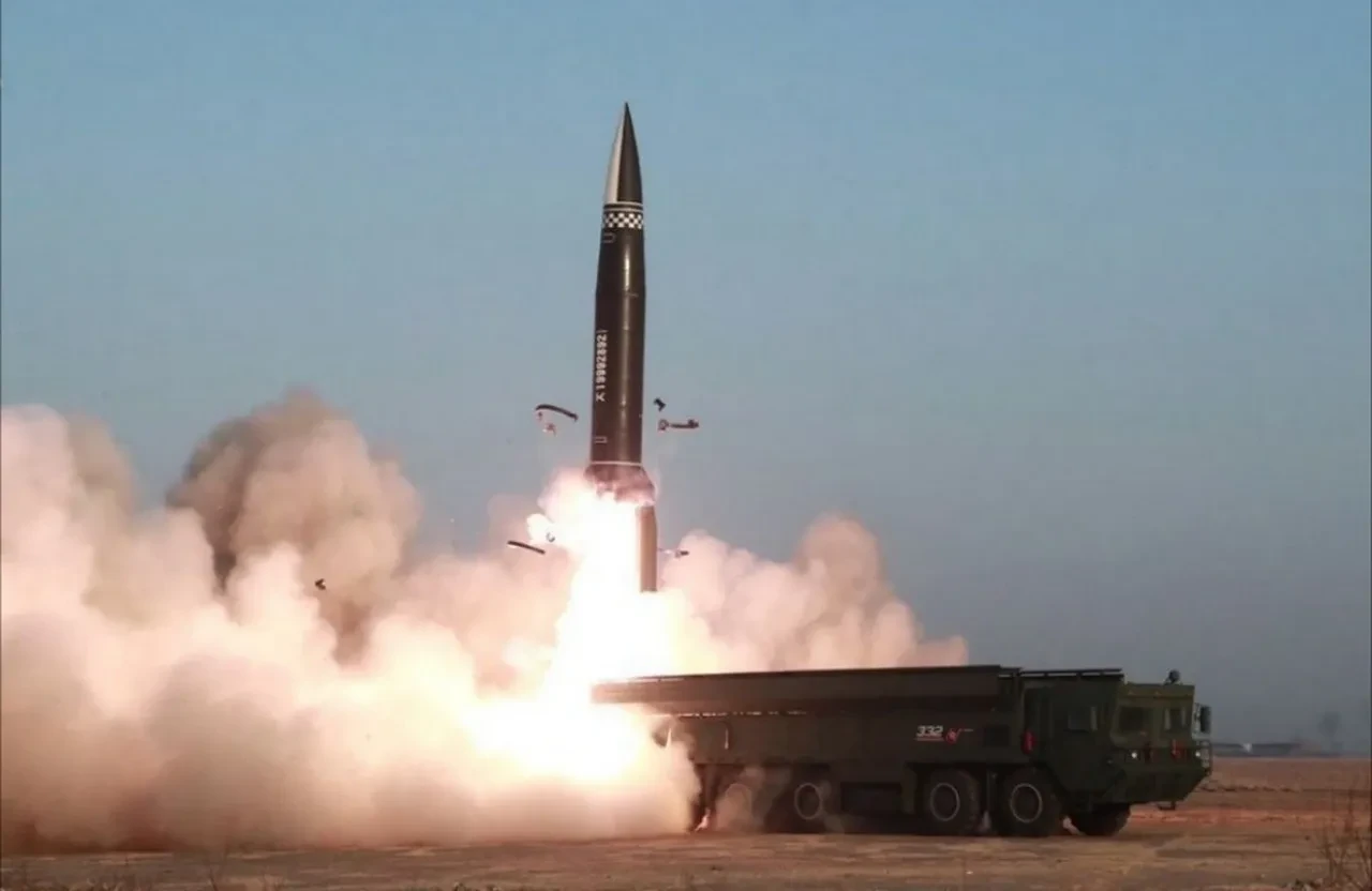 Северная Корея поставила России новейшие баллистические ракеты KN-30, впервые показанны...