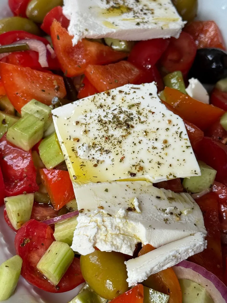 Вы сойдете с ума, как это вкусно

Я постоянно беру греческий в рестиках, потому что обычно, кроме не