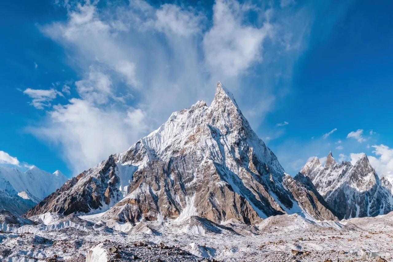🏔️Зачем люди рискуют жизнью и идут на Эверест?