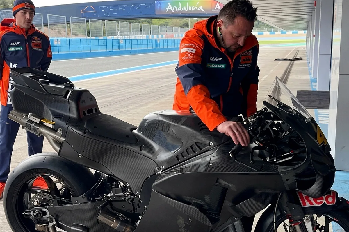 Эспаргаро и Педроса проведут частные тесты прототипа MotoGP KTM 850 куб.см. на этой неделе		
https:/
