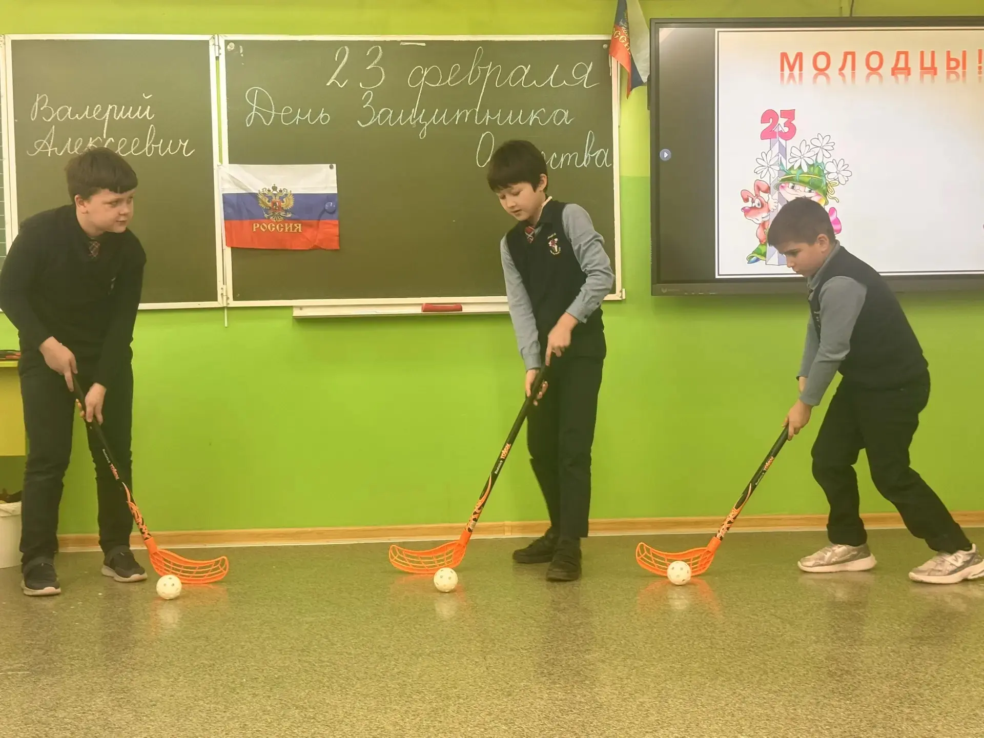 «Герои среди нас» 🇷🇺  📌В преддверии празднования Дня Защитника Отечества во 2 а классе состоялась вс