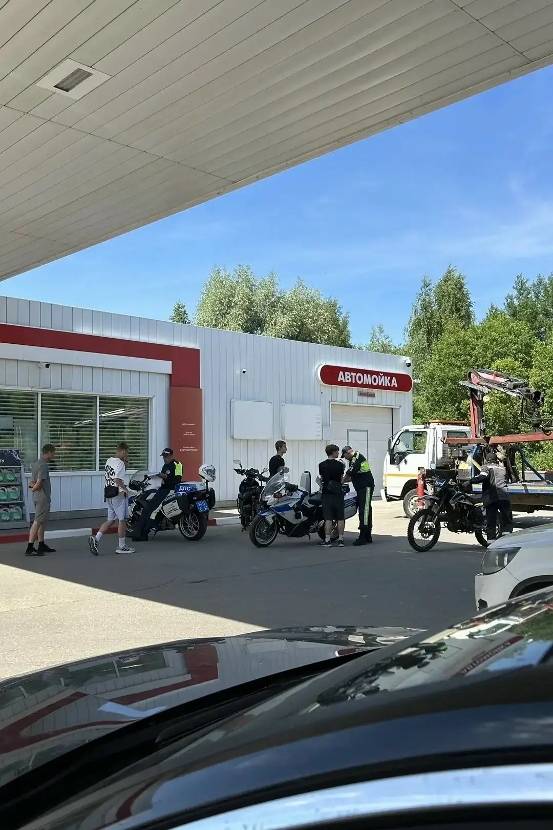 Приняли мамкиных гонщиков! 

Сотрудникам респект 🤝💪

Подписаться