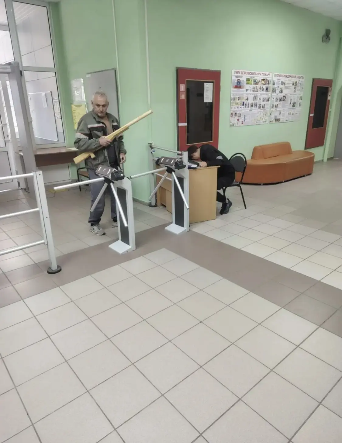 Сегодня, 19 августа, в нашей школе в рамках Всероссийских учений по антитеррористическо...
