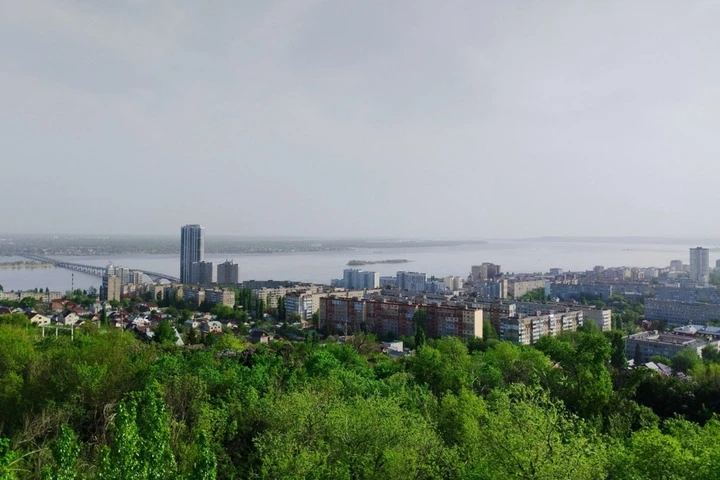 Пока в Москве, Сочи и в среднем по России цены на квартиры падают, в Саратове они растут

В среднем 