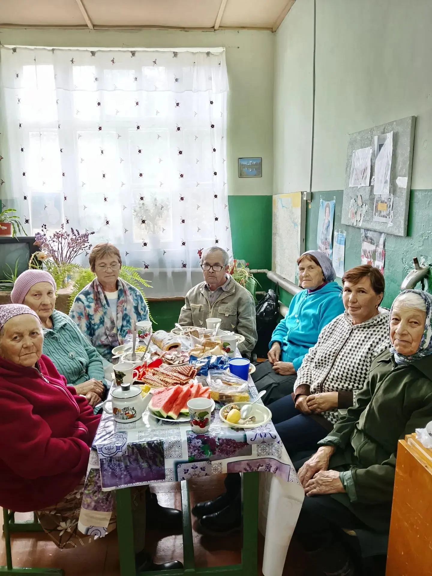 Вечер за круглым столом "Не беда, что мелькают года"