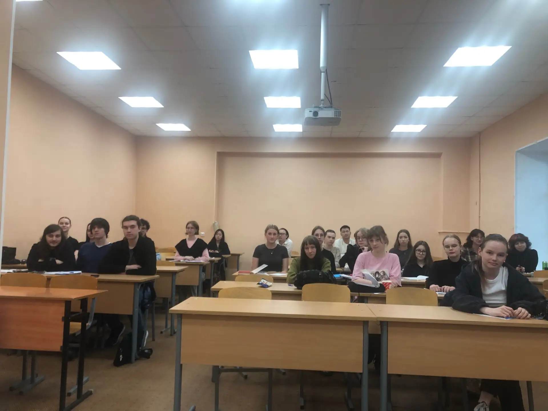 16.05.2026 в 16.00 состоялся кураторский час в группе 1 об-СОЦ/25 на тему «Противодейст...