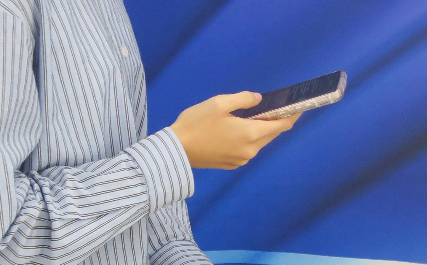 Из-за ограничений мобильного интернета в России вырос объем рекламы через SMS

В апреле 2026 года ко