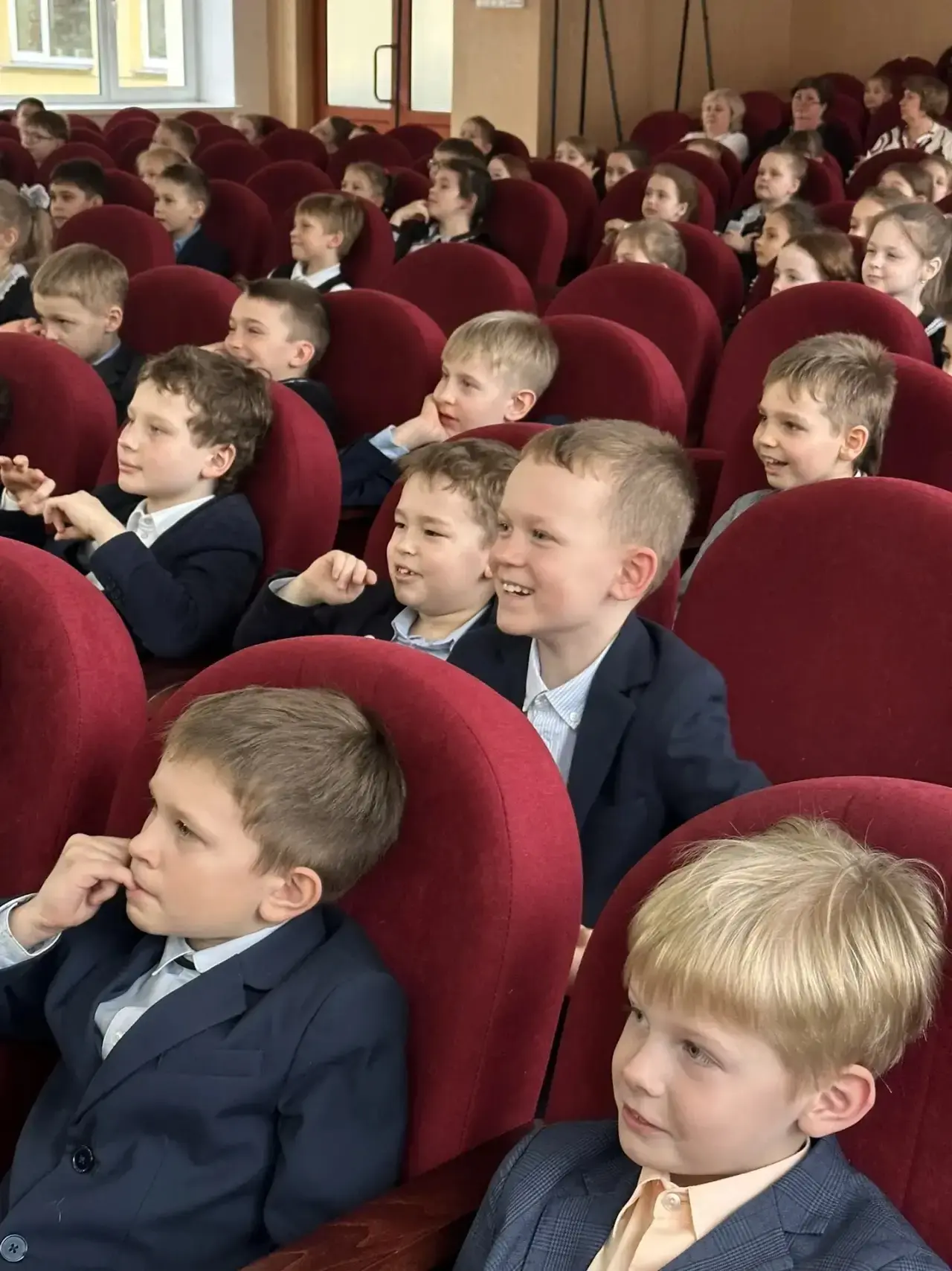 ЛЮБИМАЯ ФИЛАРМОНИЯ🎶 В лицее состоялся заключительный концерт Нижегородской филармонии. Ребята с удов