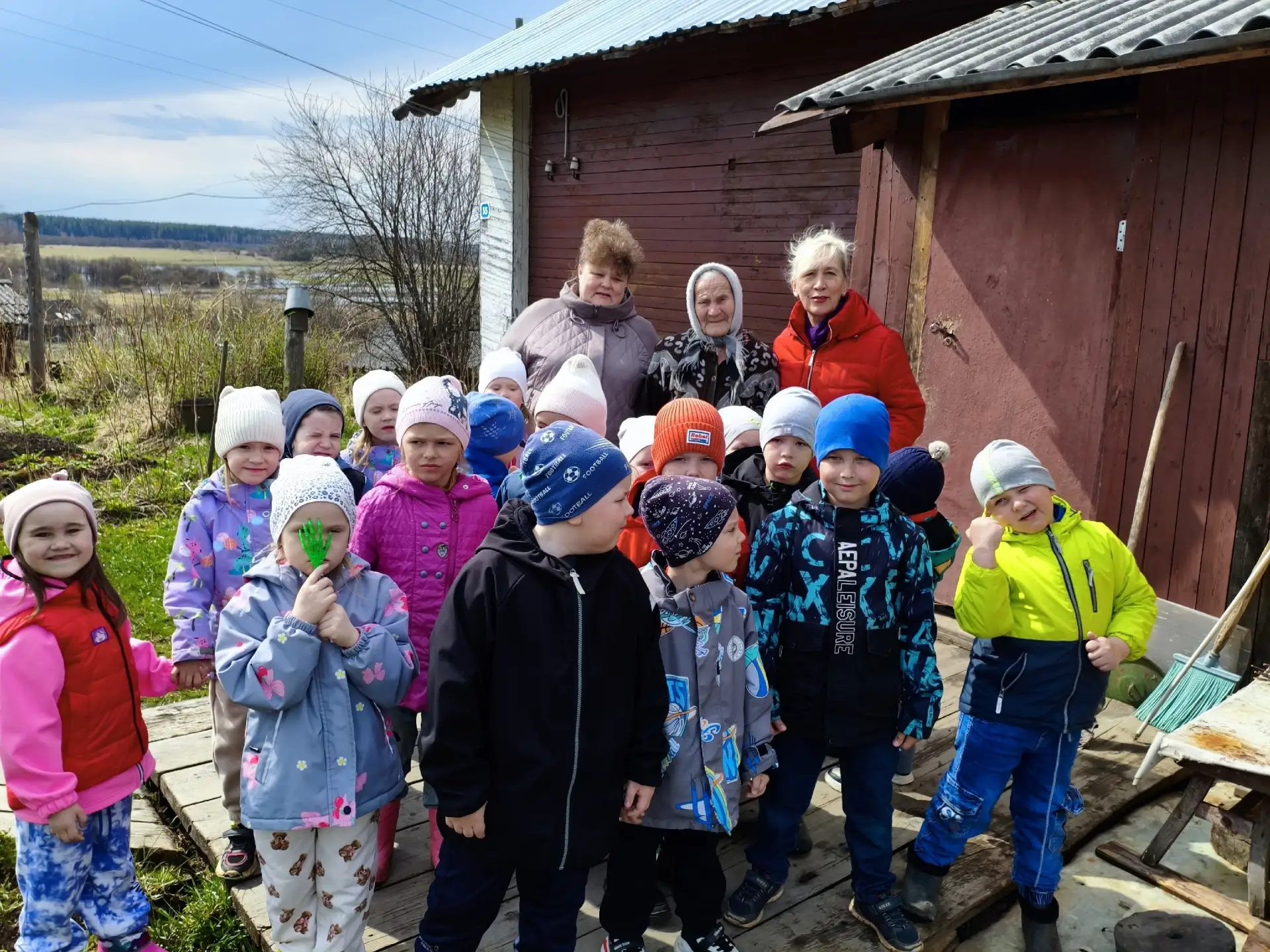 👫Межадорса дзолюкъяс чолӧмалӧны Елена Васильевна Ушаковаӧс чужан лунӧн да сиӧны сылы кузь нэм да бу