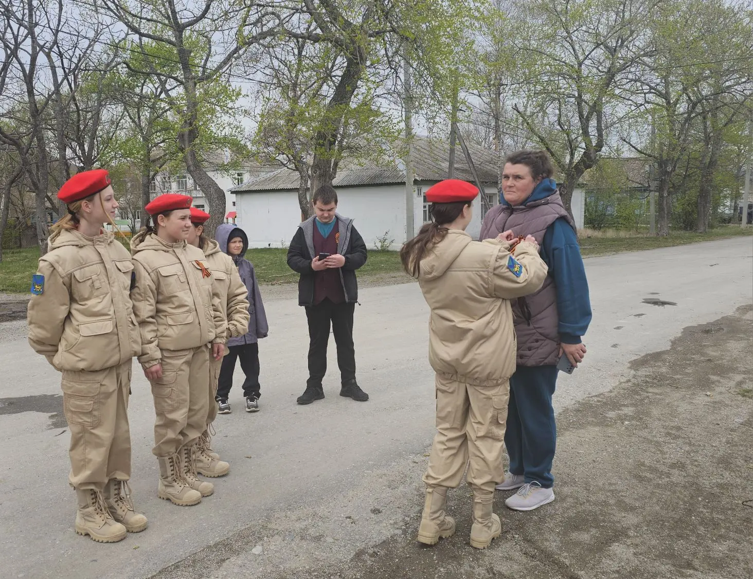 Георгиевские ленточки – символ памяти в нашем селе! 🎖️