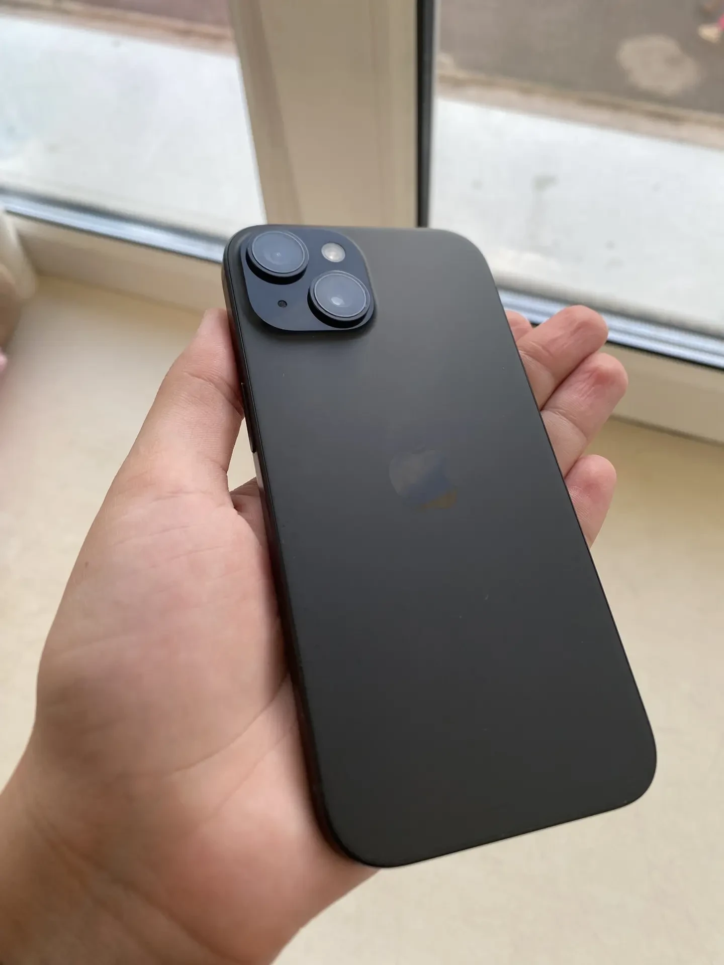Товар: iPhone 15 128gb черный