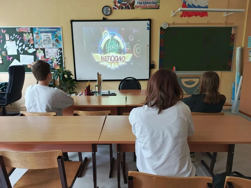 В 5 и 7 классах  на уроках музыкки прошли игры  «Угадай мелодию», посвящённые военным п...