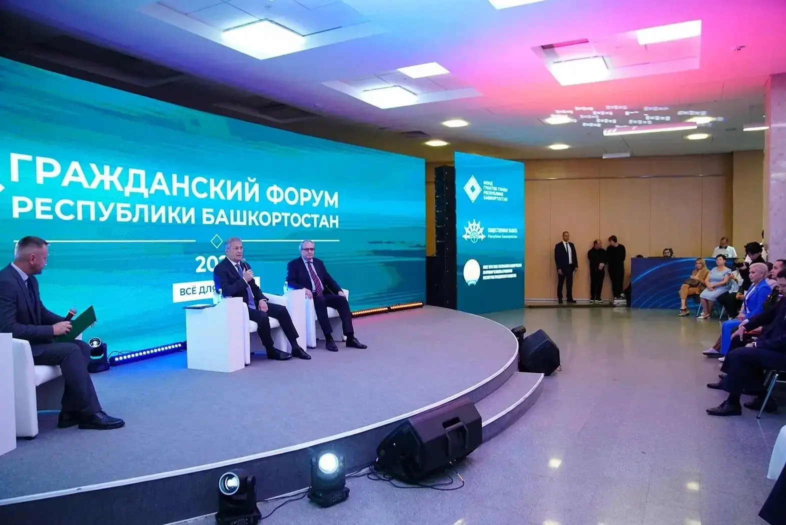 С Валерием Фадеевым, советником Президента России, председателем Совета по развитию гра...