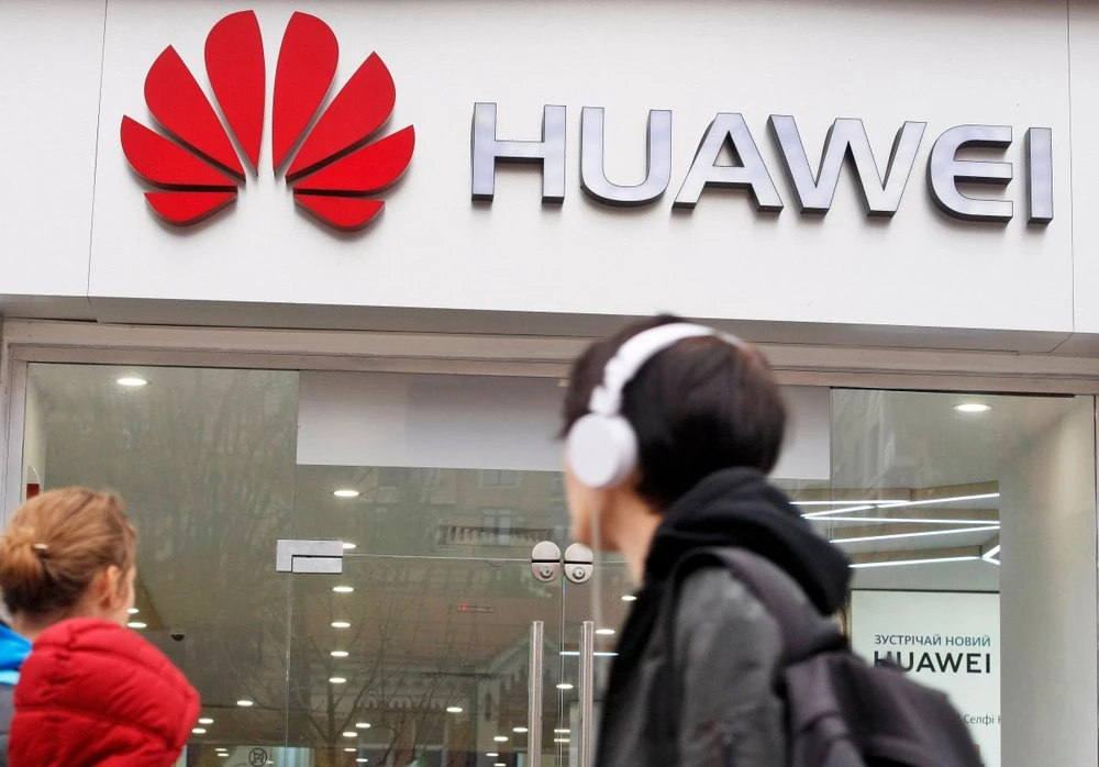 Смартфоны Huawei подорожают. Все из-за нехватки памяти