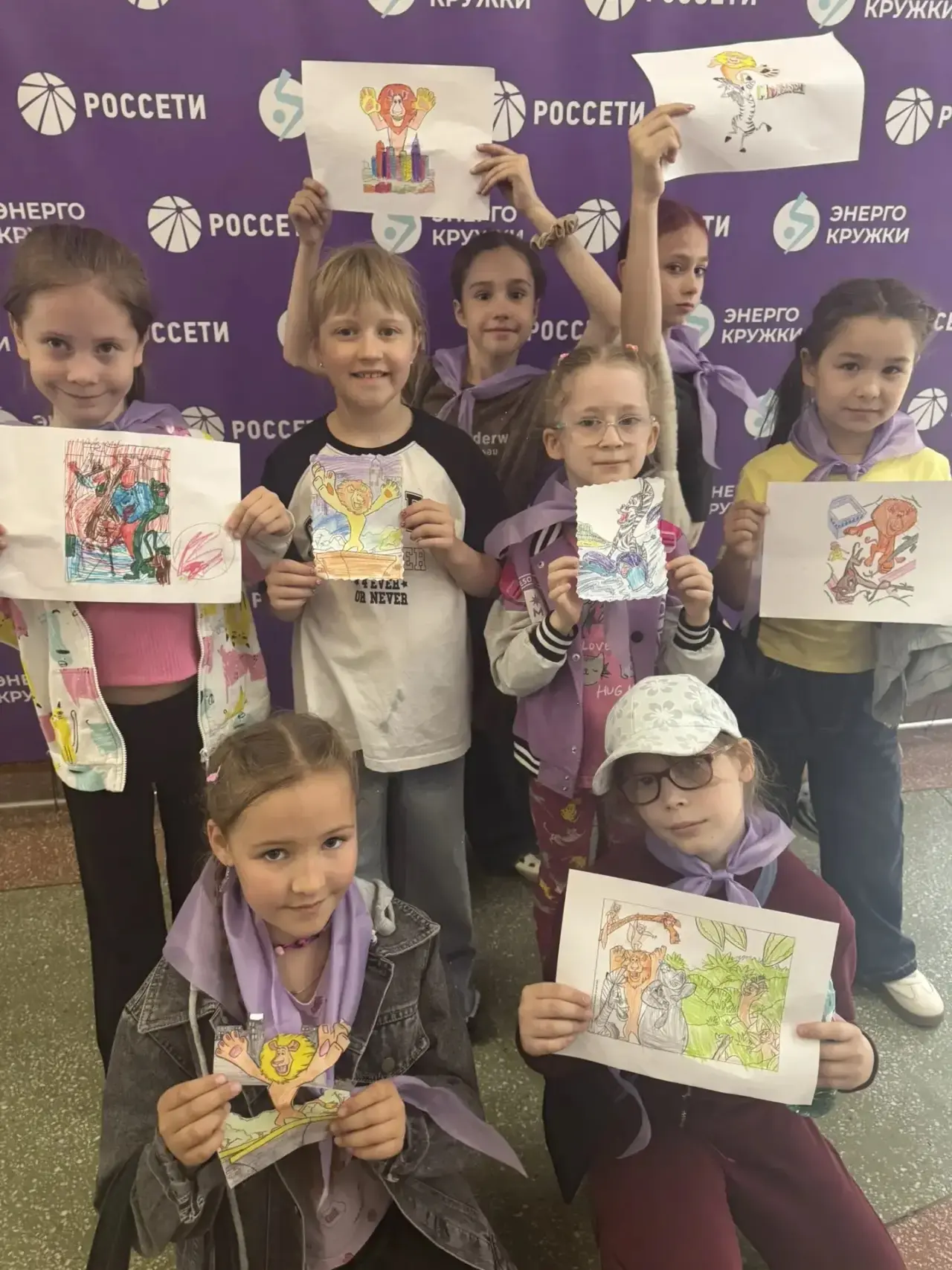 Лето начинается здесь! 🌞  Сегодня в нашей школе произошло маленькое чудо — состоялось торжественное 