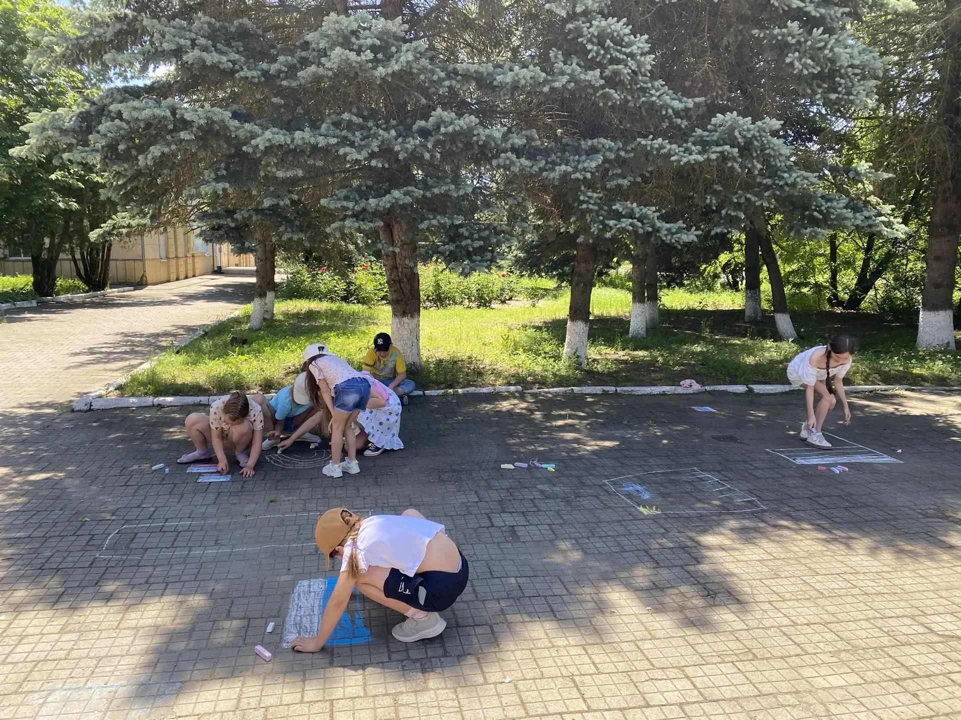 Я - ЧАСТИЧКА РОССИИ

В  День России, 12 июня на открытой площадке перед культурно-досуговым центром 