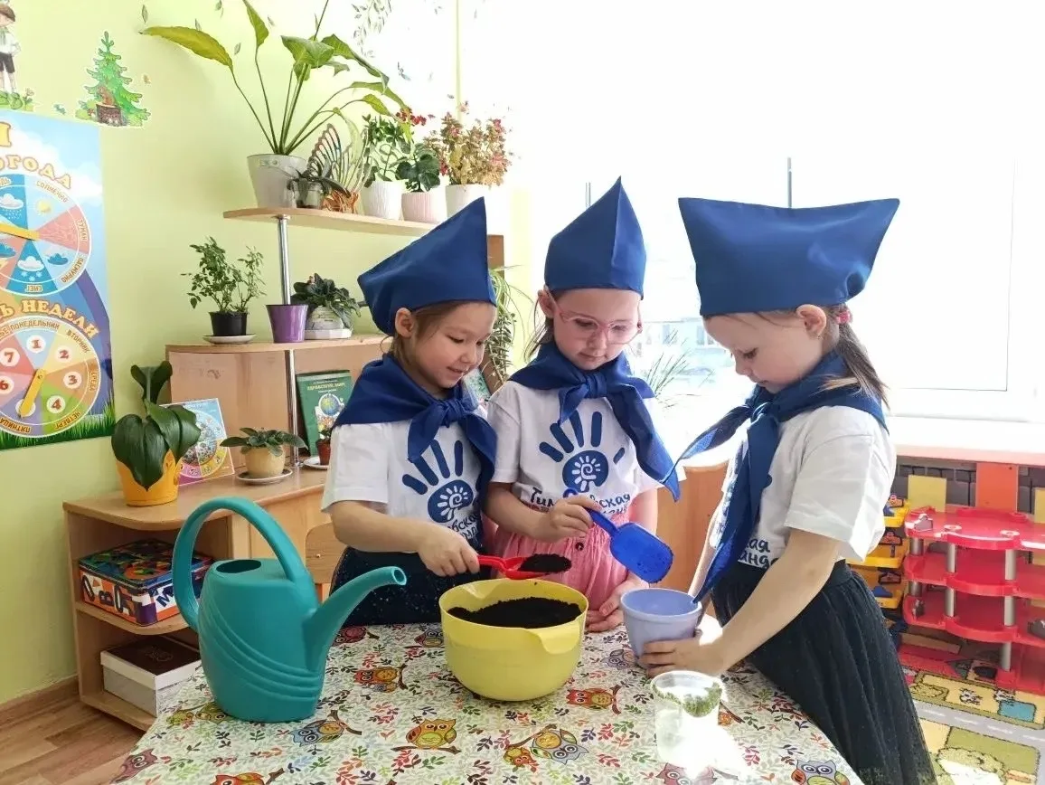 В чебоксарских детских садах стартовала ежегодная социально-патриотическая акция «Цветок ветерану»  