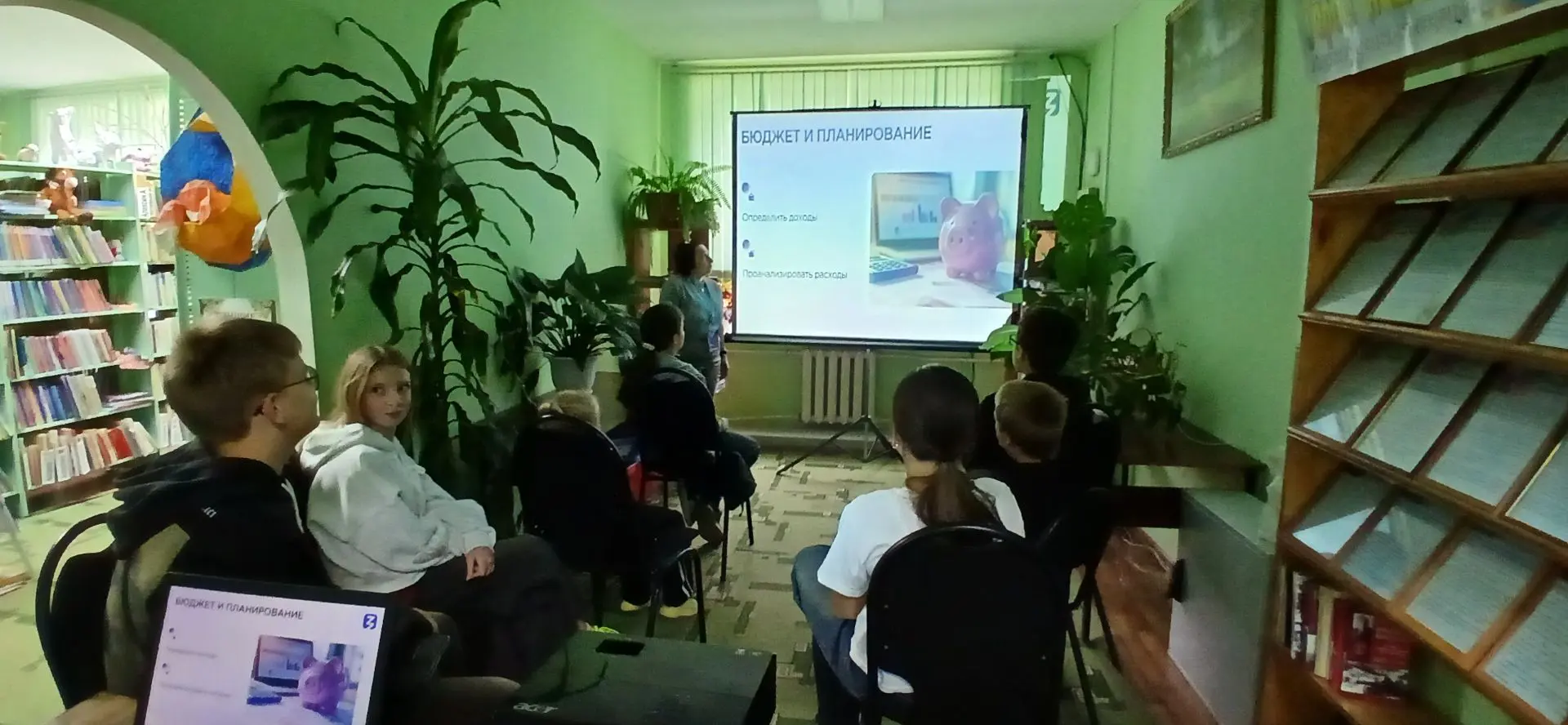 #Каникулы_в_библиотеке_КОДБ. 
В рамках сетевого проекта "Каникулы в библиотеке".
Каникулы — это врем