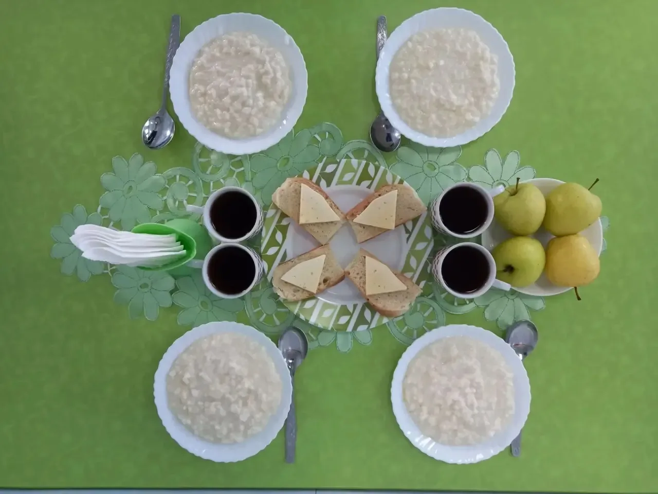 Меню в школьном лагере: вкусно и полезно!🍏

Уважаемые родители! Мы знаем, что вопрос питания — один