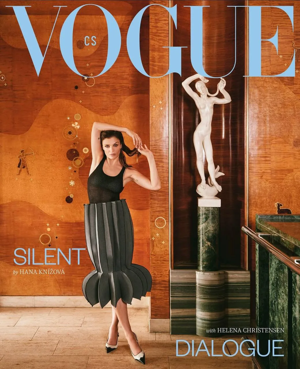 Сразу две обложки Vogue Czechoslovakia с Хеленой Кристенсен. Супермодель стала героиней...