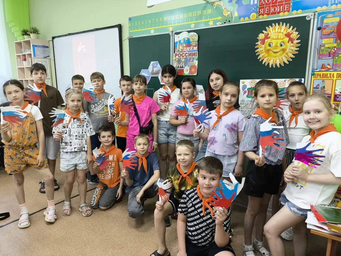 Пятый день в пришкольном лагере "Апельсин"🍊

День был полон веселья, интересных заданий и новых отк