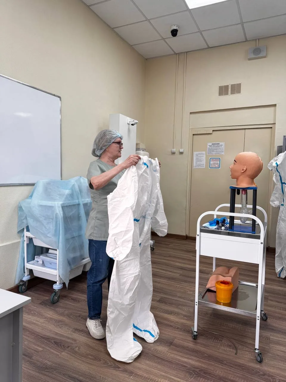 🎓 Ребята из 9Б и 9В классов под руководством социального педагога Анжелики Нуртдиновны Николаевой по