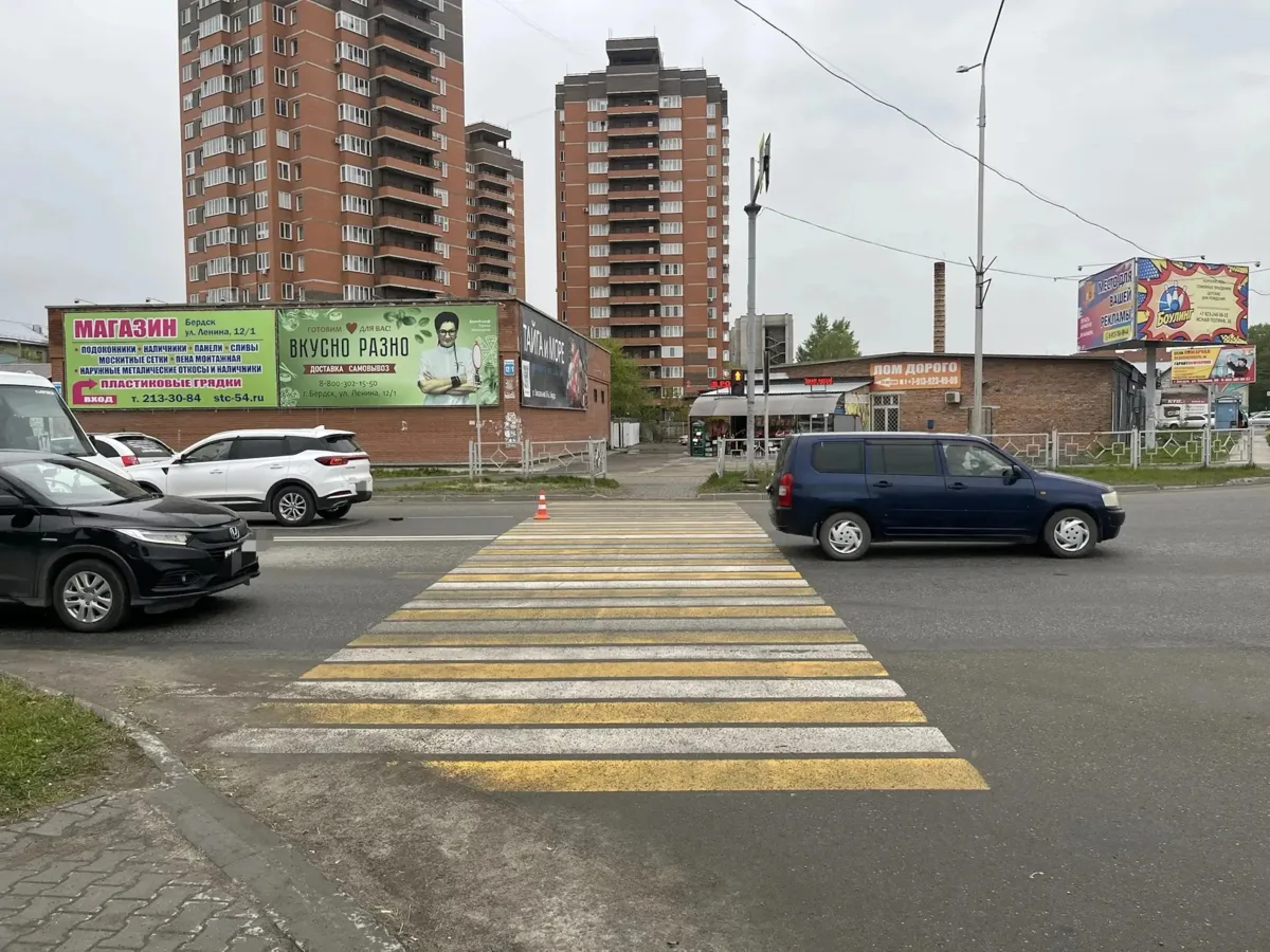 В Бердске на «зебре» под колёса автомобиля попал ребенок на электросамокате  ДТП произошло вчера, 