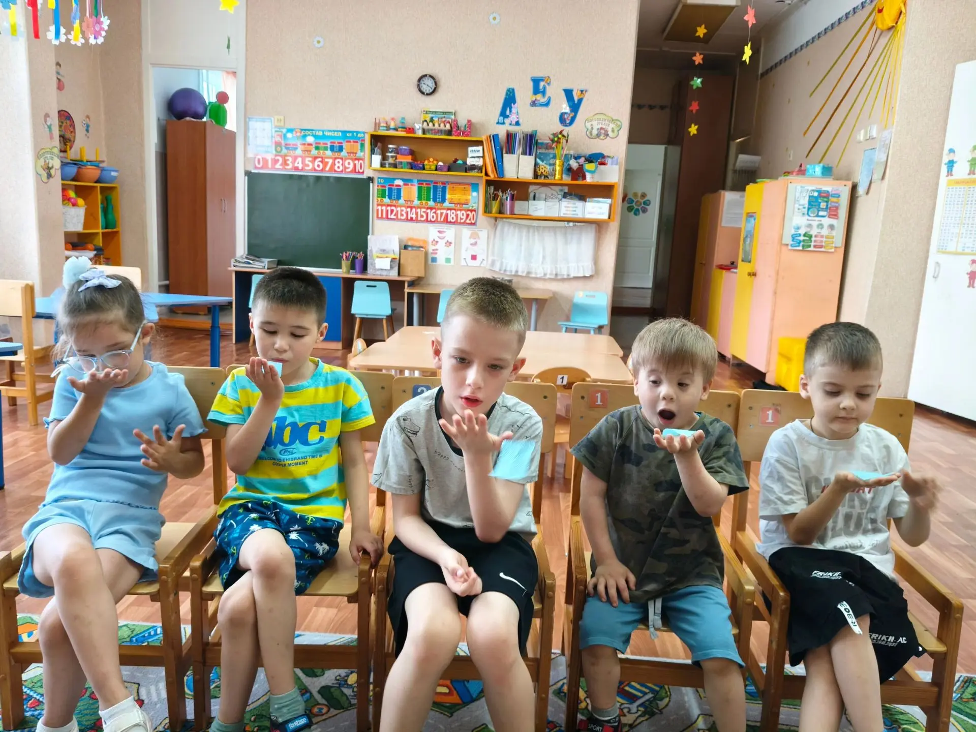 15 июня во всём мире отмечают День ветра. В  группе "Сказка" этот день прошёл необычно и весело! 
Ре