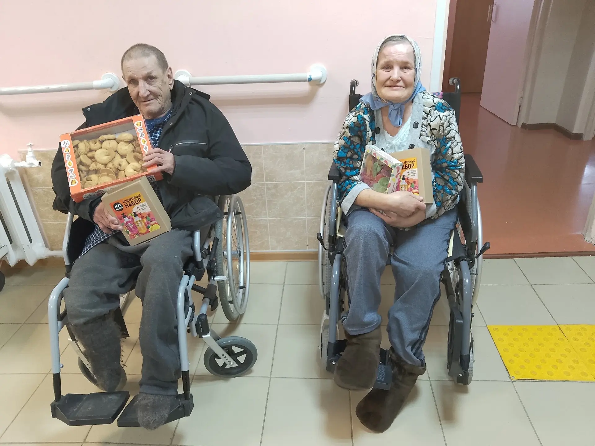 Отделение милосердия от всей души благодарит выпускников 35-го юбилейного выпуска МОУ «...