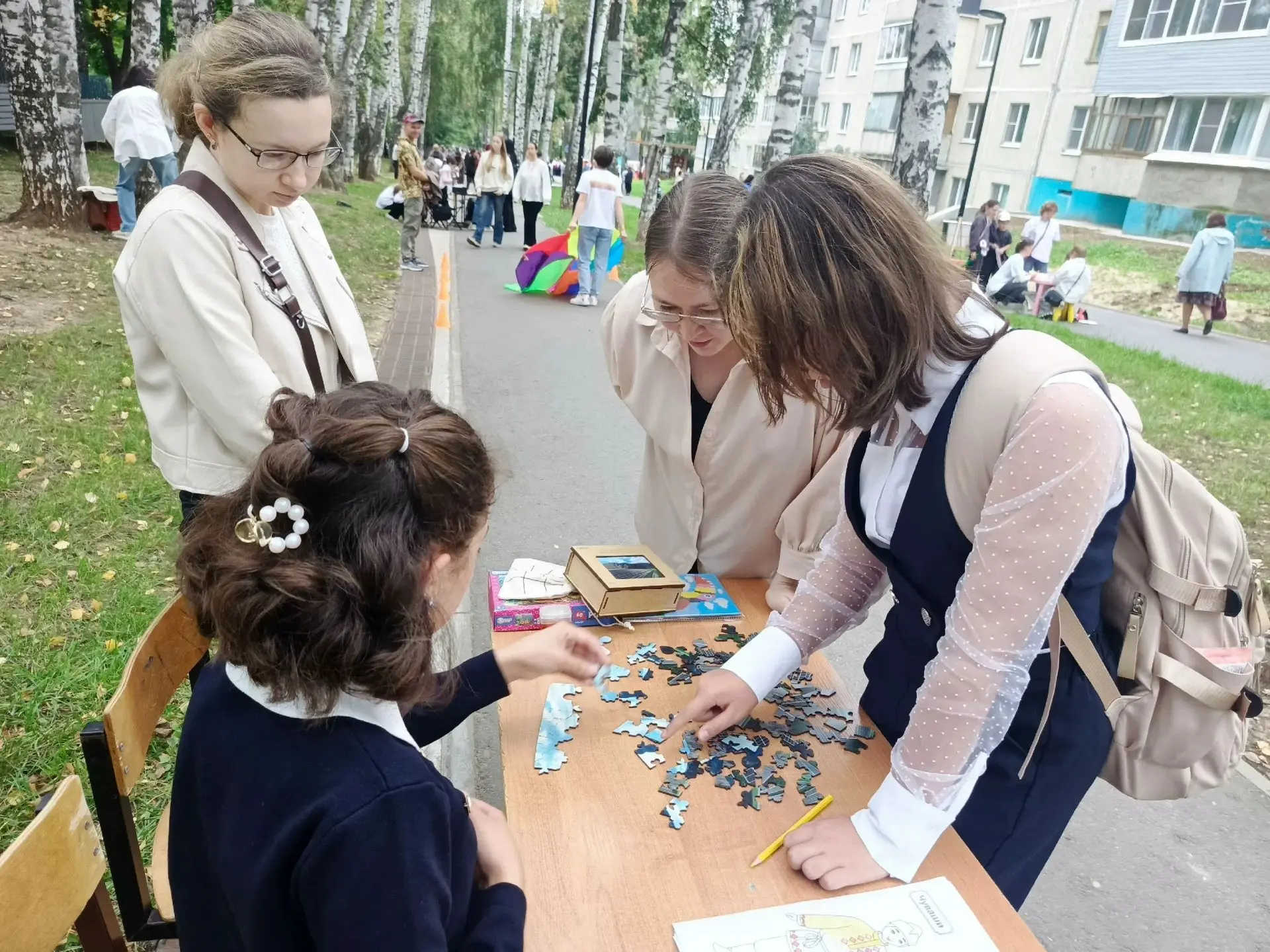 2 сентября на аллее между улицами Эльгера и Гузовского развернулось яркое праздничное д...
