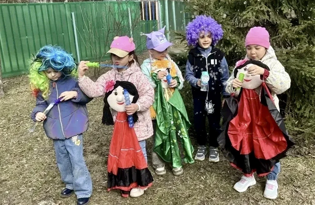 ДЕНЬ СМЕХА 😁 1 апреля - праздник смеха и улыбок. В этот день все веселятся и устраивают розыгрыши.  