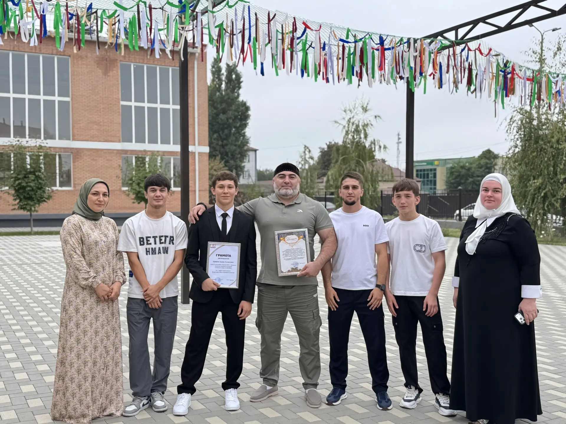 Сегодня, 14 сентября, в МБОУ «Гимназия №10 с.п. Знаменское» прошла торжественная церемо...