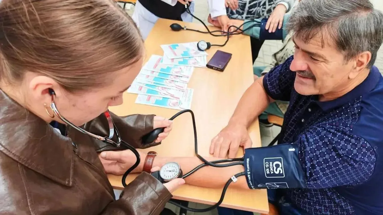 👨‍⚕️Студенты Генического медколледжа провели для жителей города профилактическую акцию