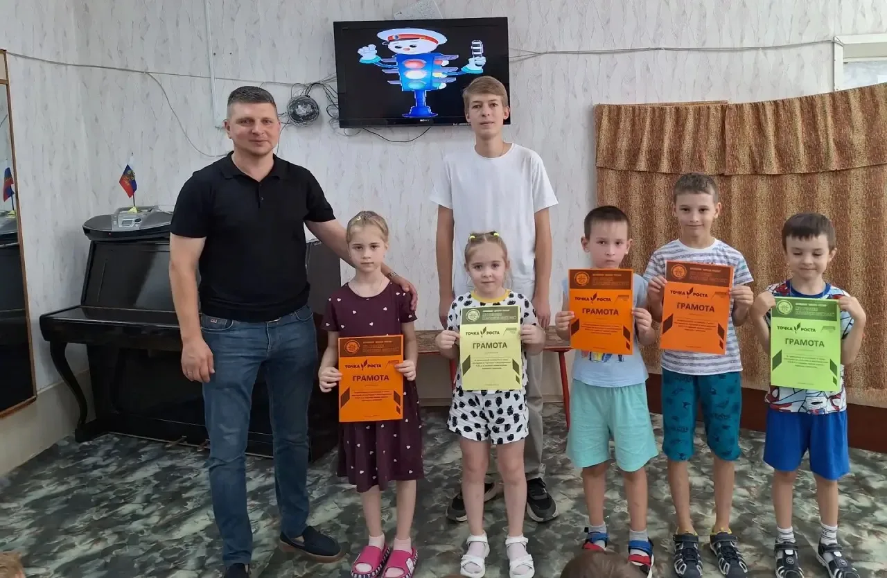 🚦 Безопасность начинается с знаний! 🚦

Сегодня, 16 июля, в ГУЗ «ДКБ №8» мы подарили ребятам из сан