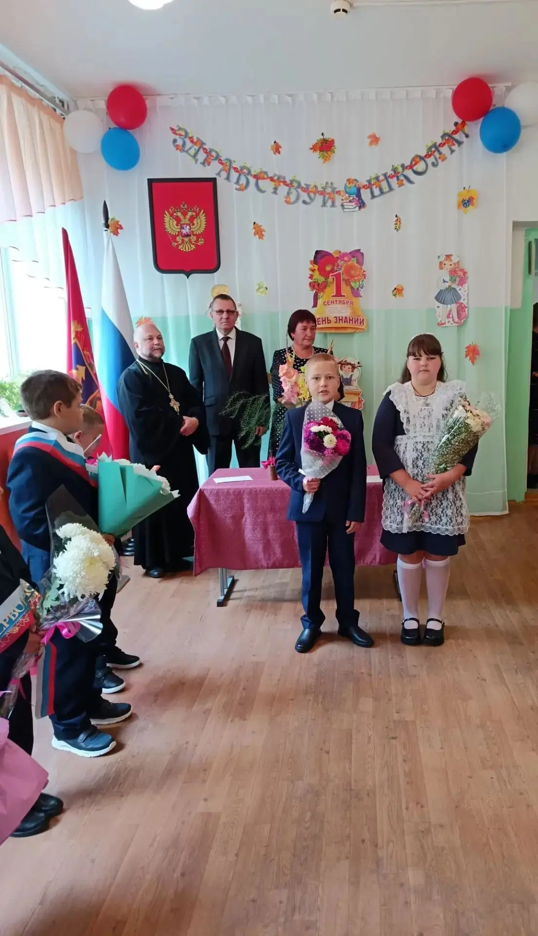 Сегодня прошла замечательная линейка, посвященная Дню знаний. Наша школьная семья попол...