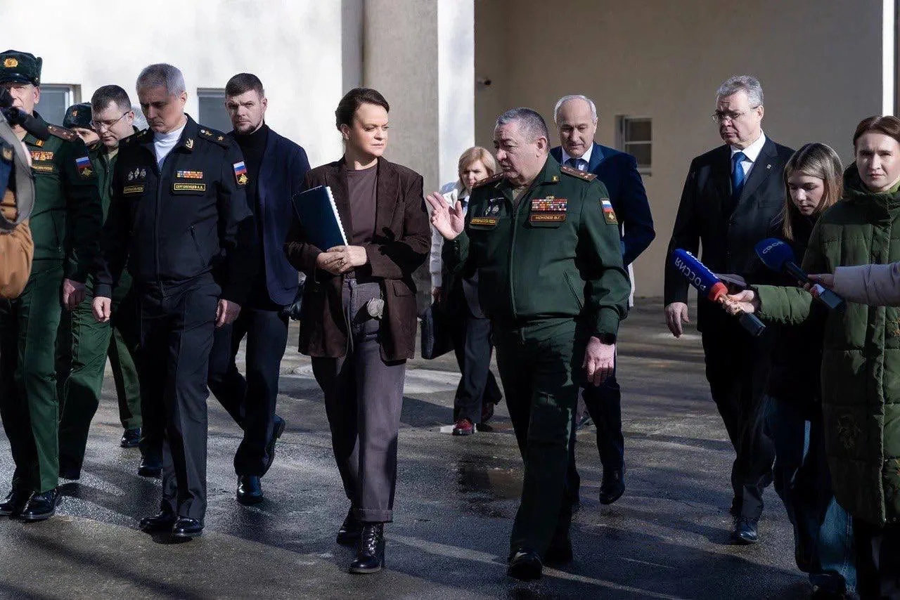 Также проверила условия оказания медицинской помощи военнослужащим, получившим ранения в ходе СВО, в