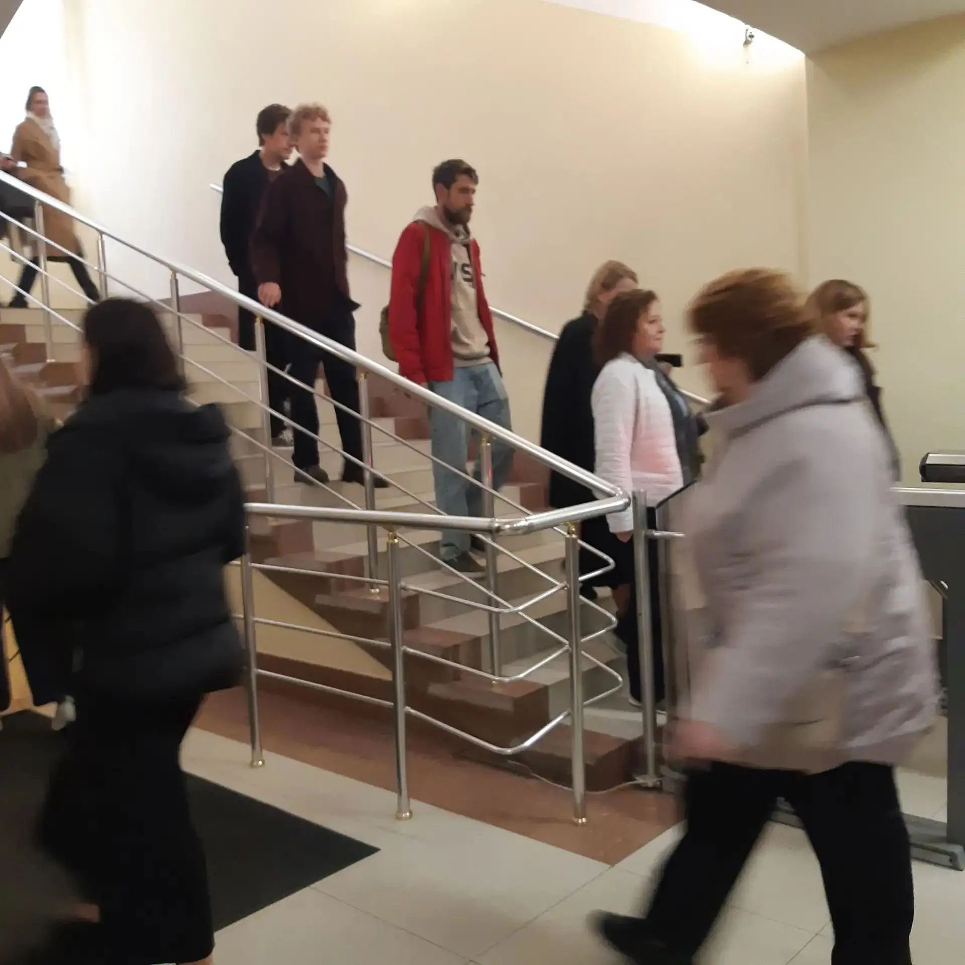 Сегодня, 25 сентября, в Администрации Центрального района прошла тренировка по эвакуации.
