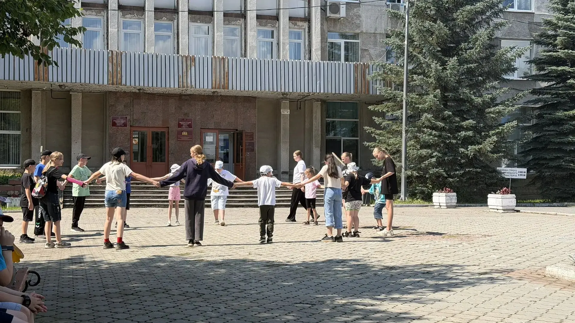 Вторник был просто бомбический день в лагере! 🔥

С утра нас всех построили и объявили, что мы идём 
