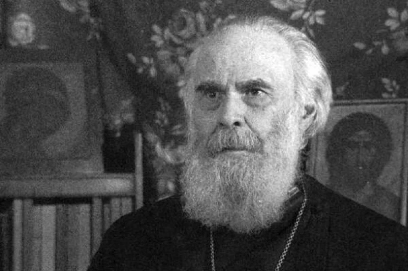 Войди внутрь себя, закрой дверь, стань затворником внутренним, и изнутри действуй, гово...