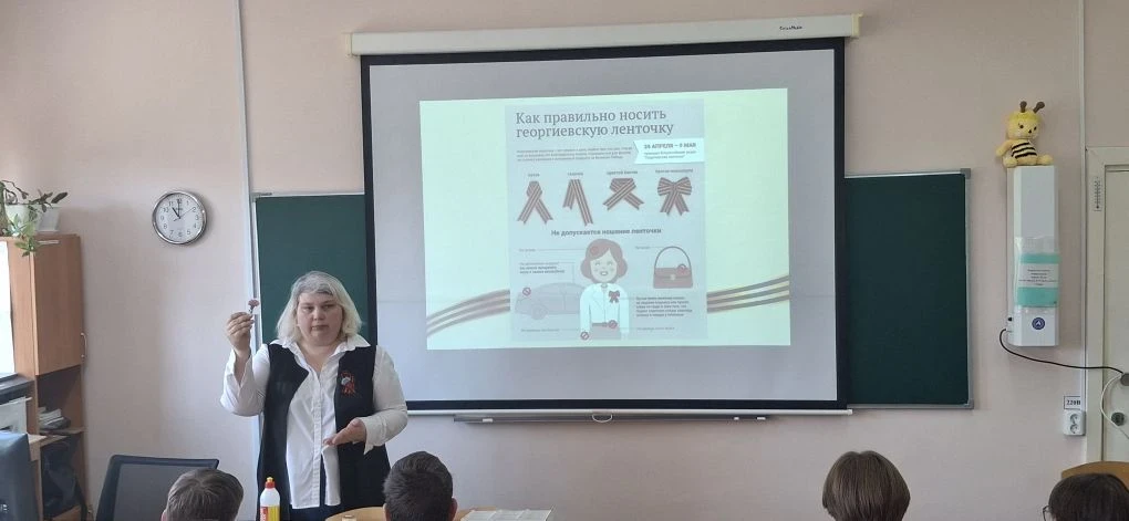 ✨ Мастер-класс «Георгиевская ленточка» — память, творчество, гордость! ✨  Сегодня в нашей школе цари