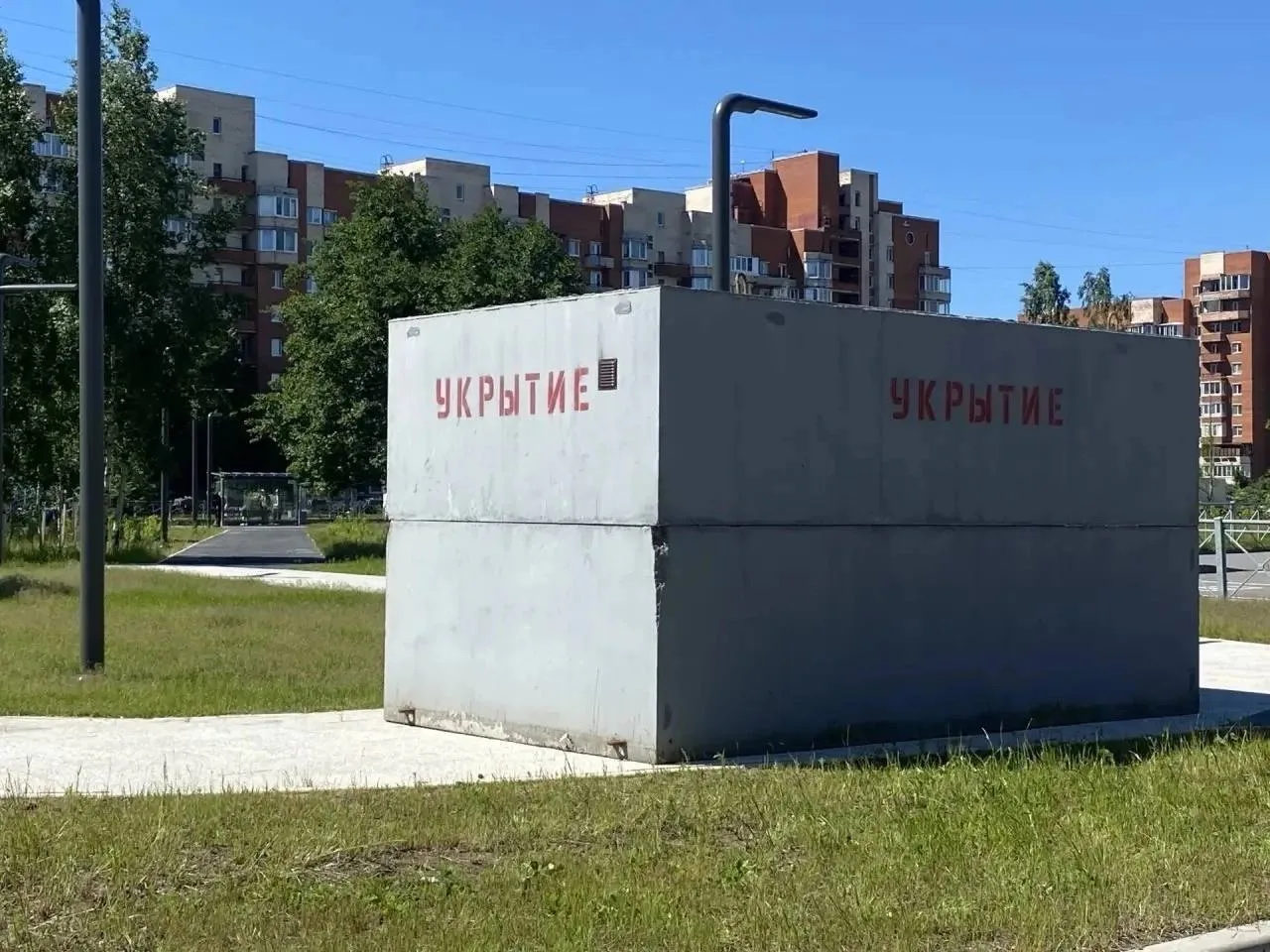 😳 В Кронштадте установили бетонные укрытия от дронов.