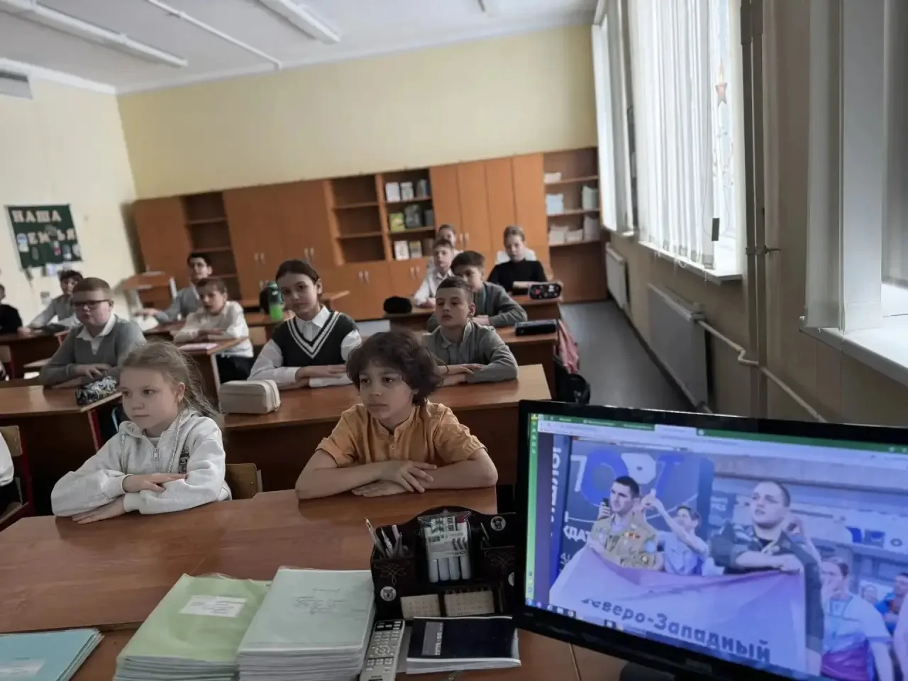 🗓️27 апреля состоялась еженедельная торжественная линейка, посвященная церемонии поднятия Государств