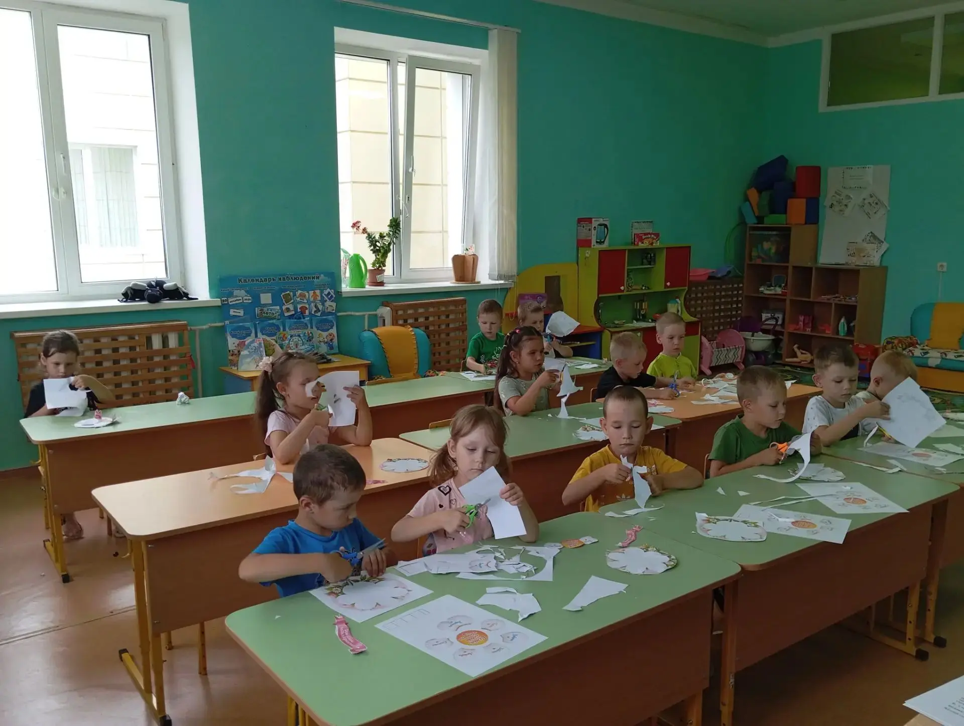 🎉 В День семьи, любви и верности ребята из группы «Капелька» приготовили открытки для своих родных!