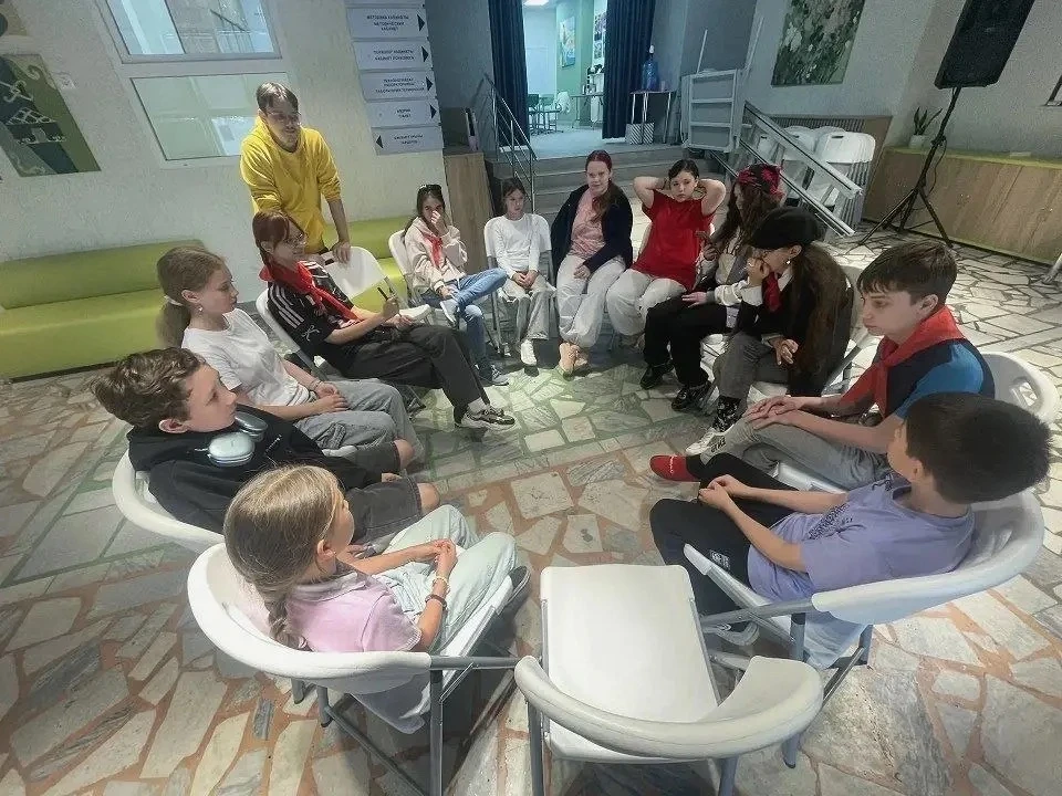 СЕДЬМОЙ ДЕНЬ ЛЕТНЕГО КЛУБА📸

В летнем клубе «Твори. Мечтай. Отдыхай» прошёл седьмой день смены в те
