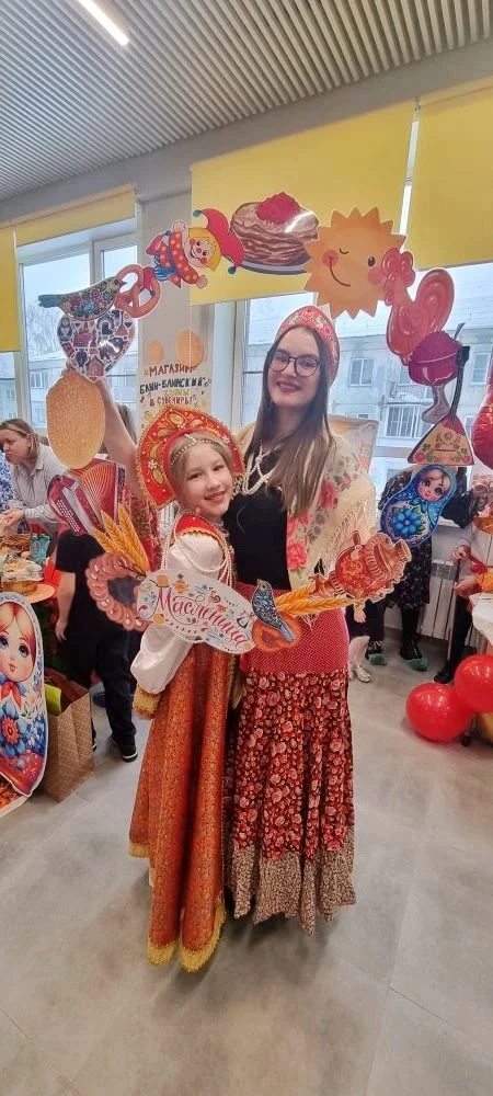 ТРАДИЦИИ В #МАОУСОШ222 ✅  Вчера в нашей школе состоялась замечательная благотворительная ярмарка "Ши