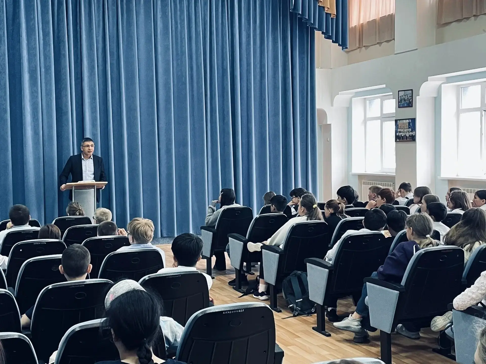 🎓 В Ханты-Мансийске школьников научили распознавать уловки телефонных мошенников

В рамках всеросси