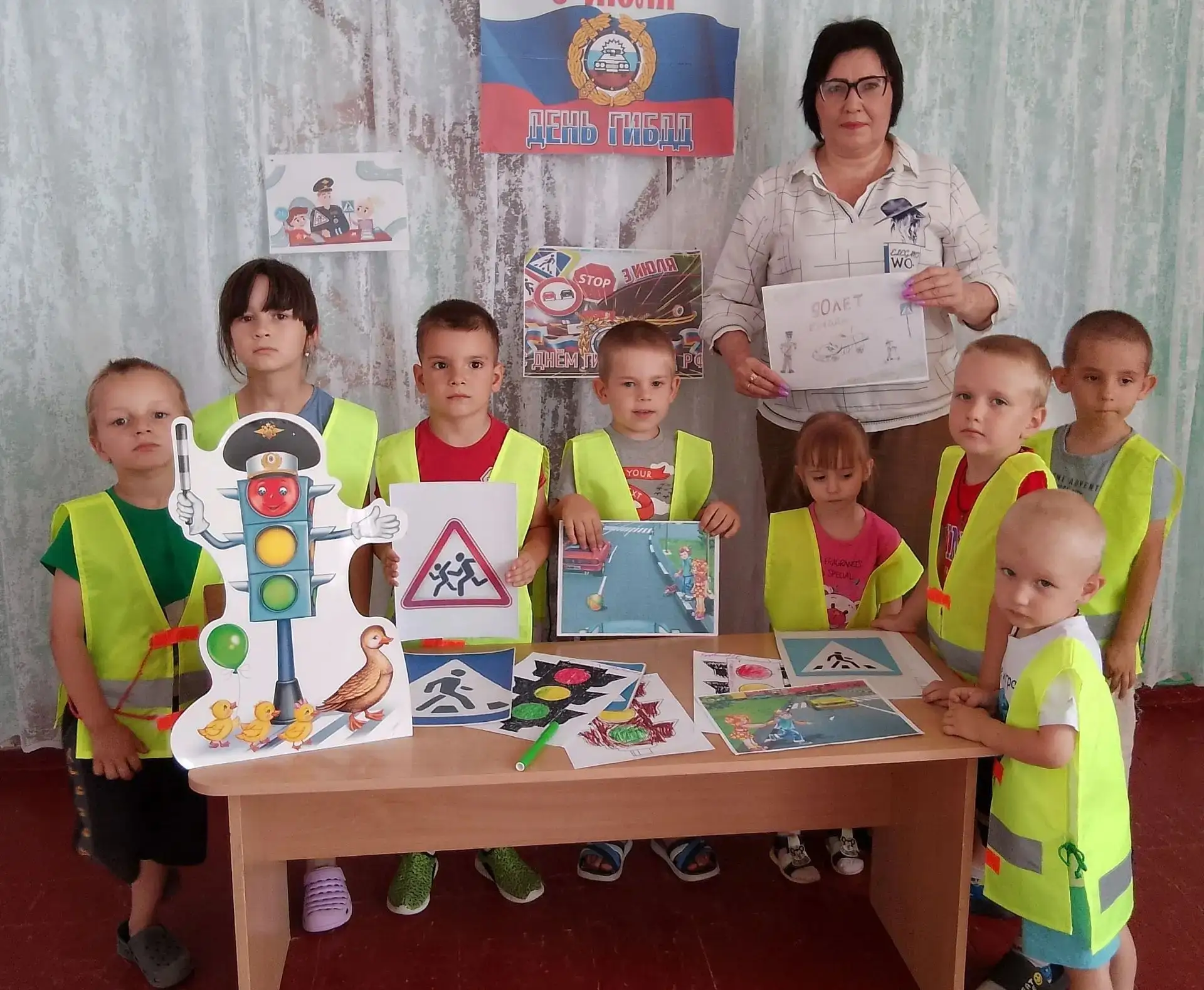 Занятие по безопасности в Хлебодаровской школе