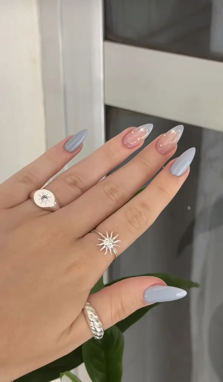 Норм - ❤️
Стрем - 🖤

Подписывайся: Маникюр💅Идеи