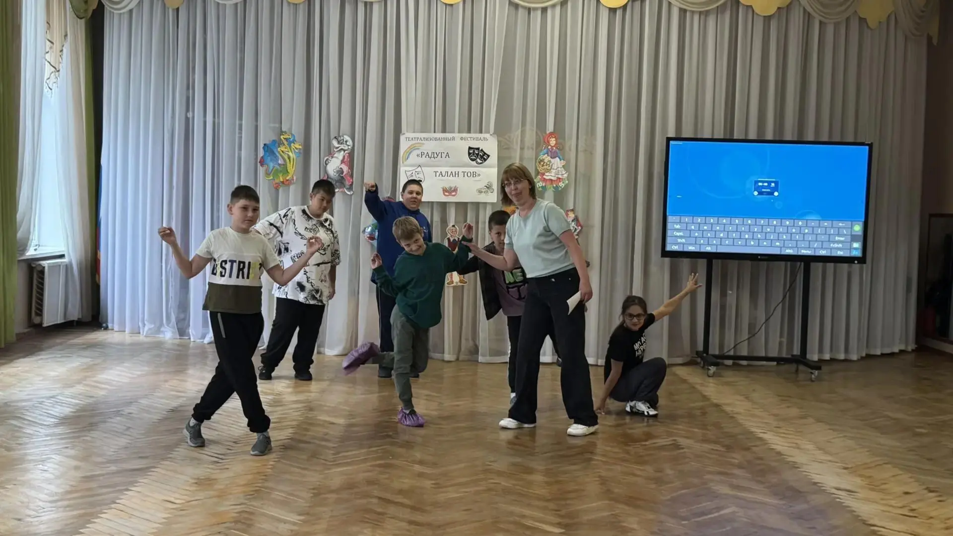 🎉 Неделя театрального мастерства в пришкольном лагере «Радуга»! 🎉

В нашем лагере царит особая атм